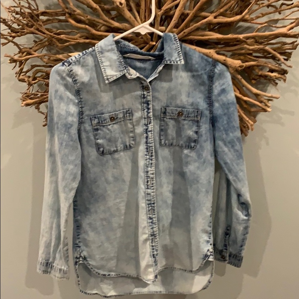 A long sleeve shirt